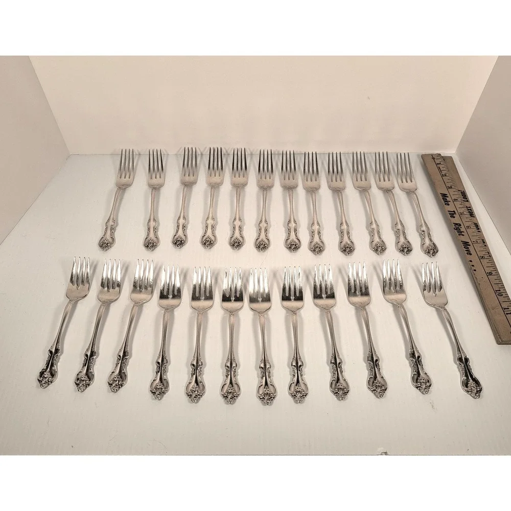International Deepsilver Silver Orleans Silverplate Flatware (12) 5 pc Setting